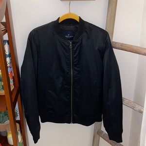 🖤American Eagle Black Bomber Jacket🖤